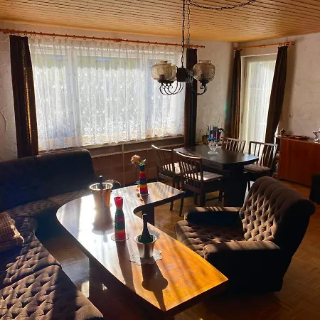 - - Einfache Monteursunterkunft *